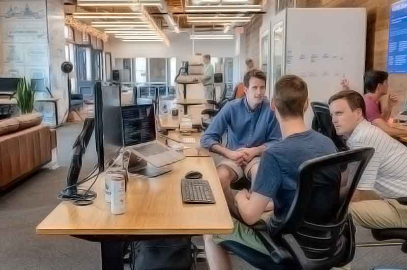 引领数字变革的电话轰在线轰炸免费